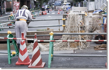 和歌山市,道路資材,道路,安全用品,工事用品,看板,標識,カーブミラー,ロープ,バリケード,安全靴,シート,土のう,カラーコン,和歌山道路資材(株)